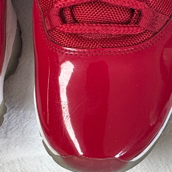 Nike Air Jordan 11’s Retro Red Shoes 9.5 - Picture 11 of 13